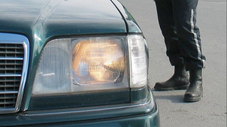 Скоро ще трябва да караме с фарове през цялата година. Снимка: Булфото