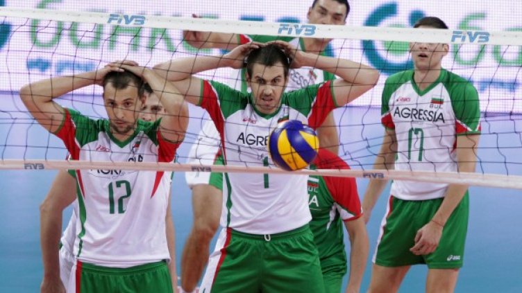 Волейболистите ни се хванаха за главите заради загубата от Германия, но ще имат стимул да бият съперника в сряда. Снимка: БТА
