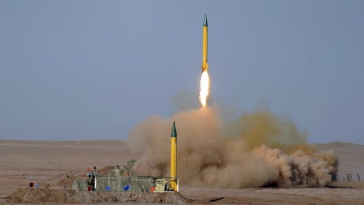 Изстрелване на ракета Шахаб-1 по време на военните учения в Иран. Снимка: БТА