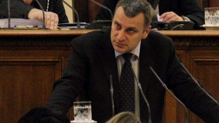 Петър Курумбашев призова цачева да отвори плика. Снимка: БСП