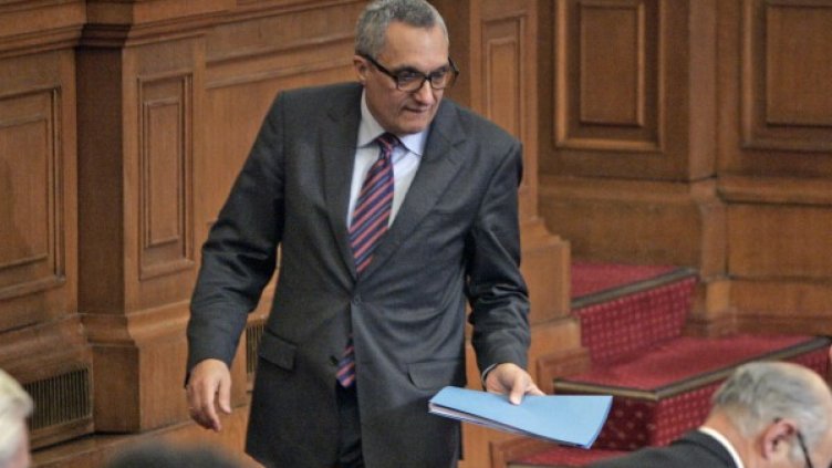 Костов скочи на Борисов заради цената на тока.