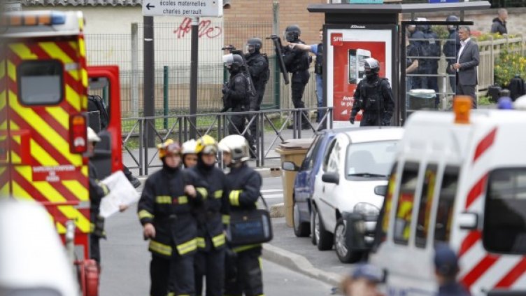 Родител, завел детето си в детската градина, е бил взет за заложник. Снимка: Reuters