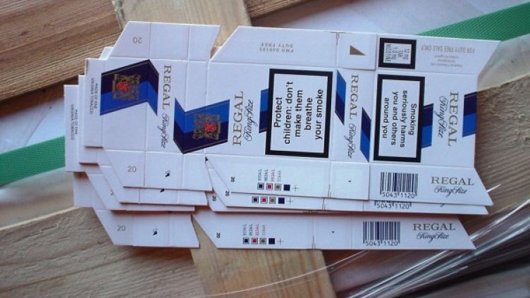 Част от фалшивите опаковки за цигари. Снимка: Агенция "Митници"