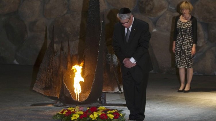 Германският президент Йоахим Гаук в мемориала Яд Вашем. Снимка: архив, Reuters