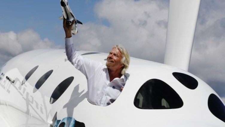 Милиардерът Ричард Брансън прогнозира, че до края на века в Космоса ще полетят 100 хиляди души. Снимка: Reuters