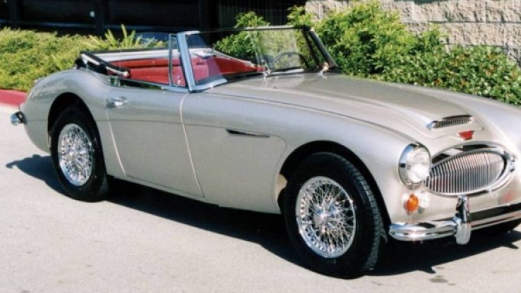 След 42 години откраднатата кола се върна при собственика си. Снимка: AutoMedia.bg