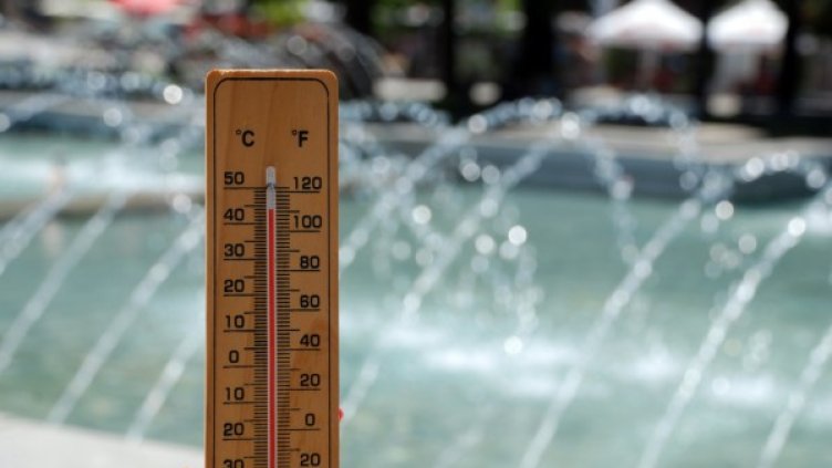 На няколко места в страната градусите скочиха над 40. Снимка: БТА