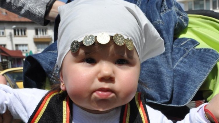 Напоследък българите предпочитат да кръщават децата си с традиционни нашенски имена. Снимка: Булфото