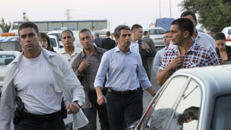 Росен Плевнелиев пристигна в Бургас. Снимка: Reuters