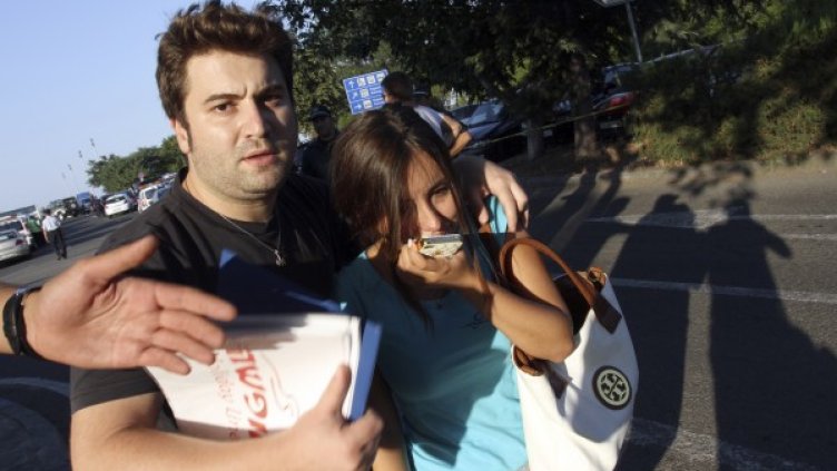 Мъж и жена малко след взрива край Бургас. Снимка: Reuters