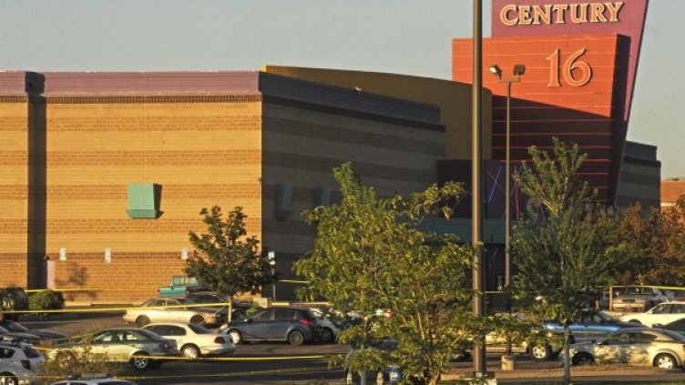 Киното, в което млад мъж застреля 12 души. Снимка: Reuters