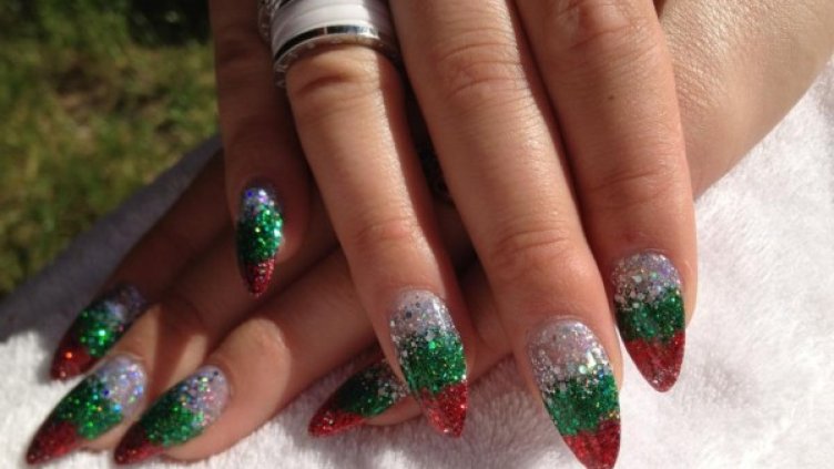 Така изглежда патриотичният маникюр на плувкинята Екатерина Аврамова. Снимка, личен архив Екатерина Аврамова.