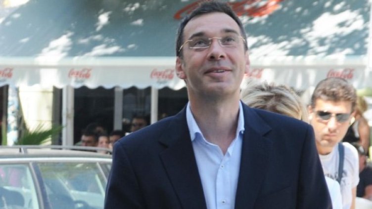 Кметът на Бургас подкрепи Ади в борбата й срещу коварната болест. Снимка: Булфото