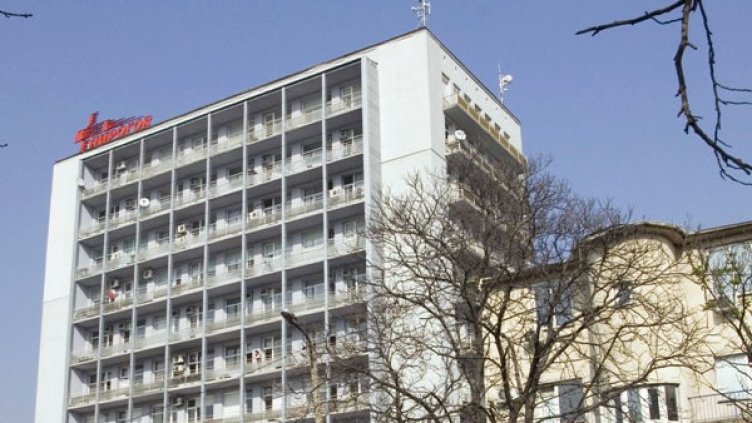 За лечение е приет заварчик, паднал от 5 м височина. Снимка: "Пирогов"