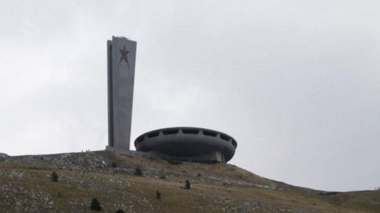 Паметникът на връх Бузлуджа. Снимка: Булфото