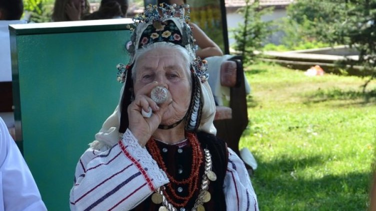 Сутрин по чашка, за да сваляме кръвното!