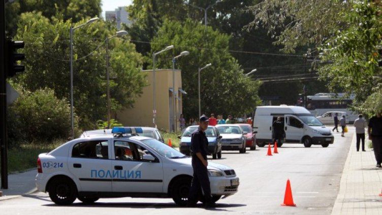 Полицията отцепи района около улица "Царевец". Снимка: Impact Press Group