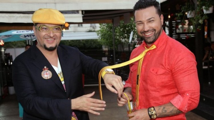 Евгени Минчев предпочита компанията на Китаеца, а не на Ивана Тръмп. Снимка: Булфото