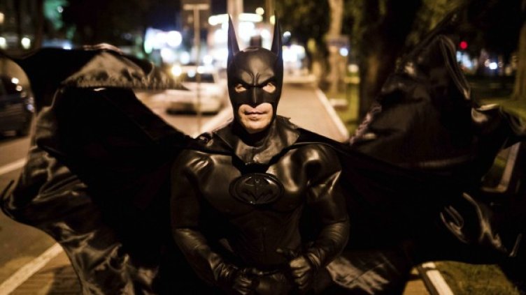 "Черният рицар" Батман продължава да сее шок и ужас. Снимка: Reuters