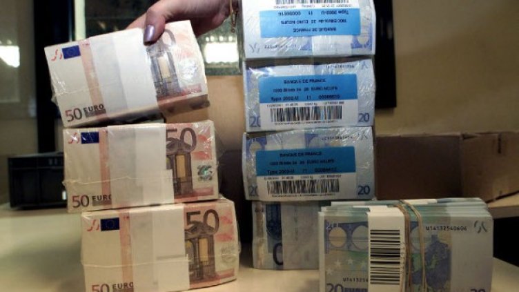 Гърци изнасят милиони, а декларират ниски доходи. Снимка: архив, Reuters