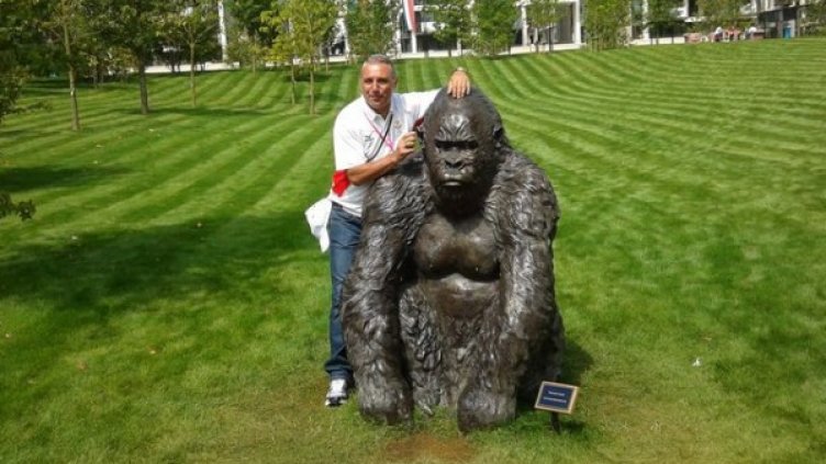 Христо Стоичков - първична сила в Олимпийското село в Лондон. Снимка: БОК