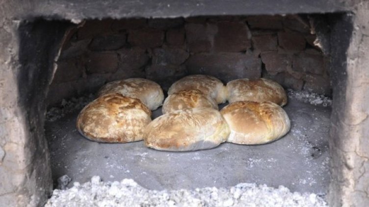 Хлябът щял да поскъпне с няколко стотинки. Снимка: архив, Булфото