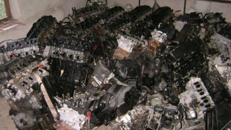 Част от откраднатите автомобилни чаркове. Снимка: МВР