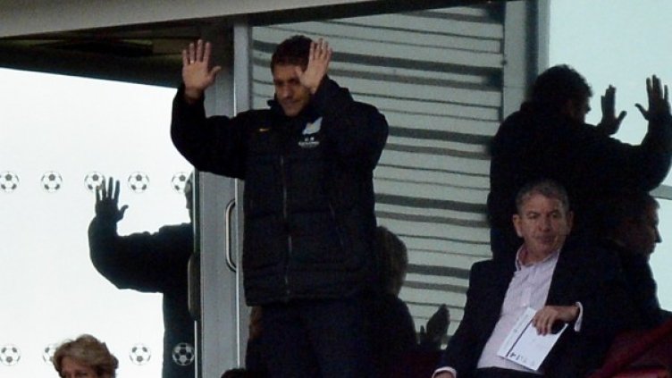 Стилиян Петров показа мъжество още в началото на битката с левкемията, след като се появи на мачовете на "Астън Вила". Снимка: Reuters