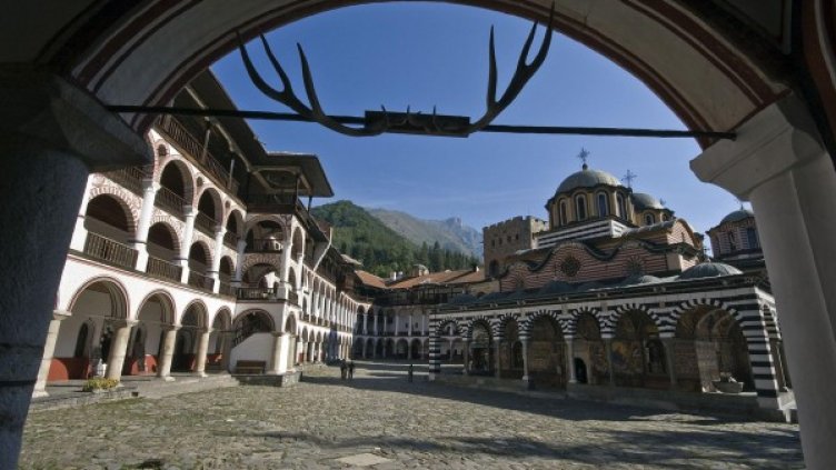 Рилският манастир си остава топатракцията на българския туризъм. Снимка: Булфото