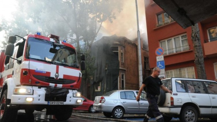 Техниката е блокирала движението. Снимка: Булфото