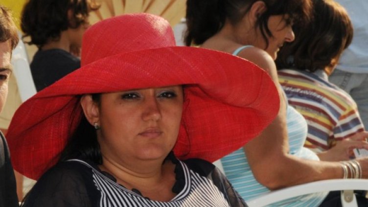 Лиляна Павлова обикаля плажовете. Снимка: Булфото