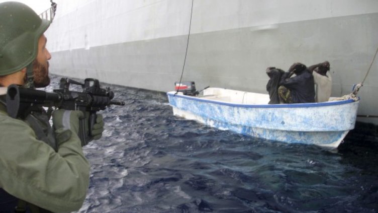 През миналата година сомалийските пирати са стрували на световната икономика 7 милиарда долара. Снимка: Reuters