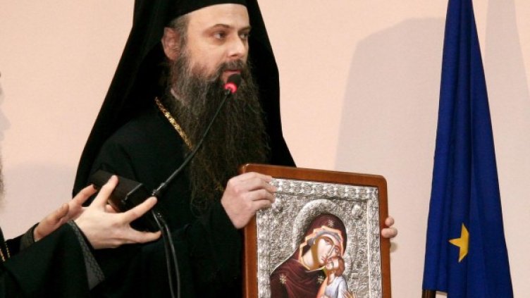 На 21 август Дядо Николай ще отслужи молебен за вразумление на майките, които убиват децата си с аборт. Снимка: Булфото