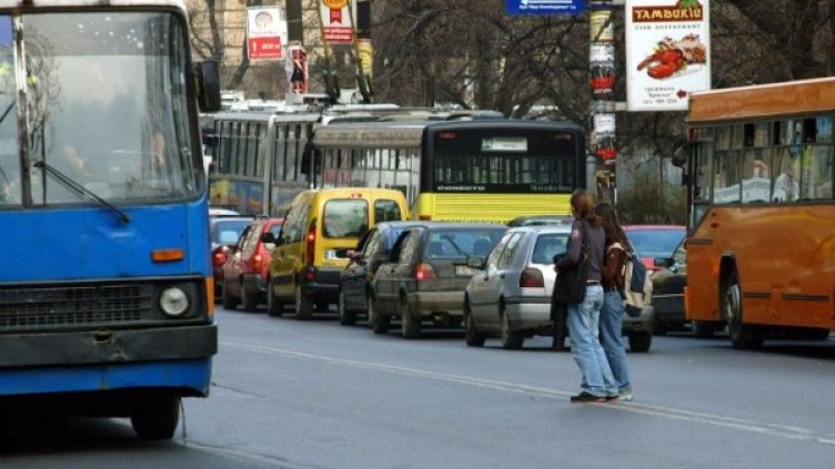 Често пешеходците пресичат неправилно. Снимка: архив, Булфото