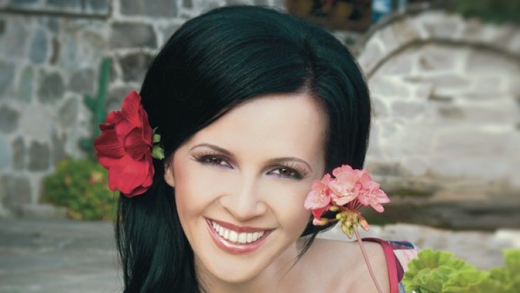 Всички средства ще бъдат за лечението на народната певица Росица Пейчева. Снимка: Пайнер студио