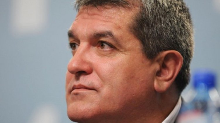 Касим Дал беше дясната ръка на Доган, сега ще е негов опонент на изборите. Снимка: архив, Булфото