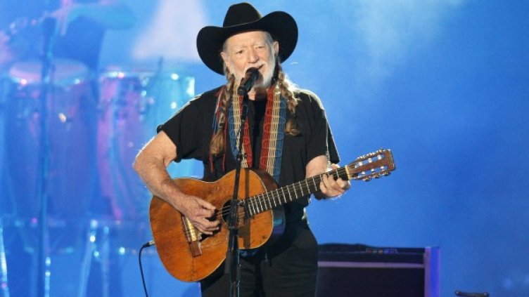 Уили Нелсън на сцената в началото на юни в Нешвил, САЩ. Снимка: Reuters