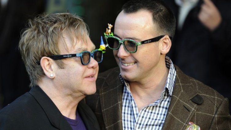 Закари казва "татко" и на Елтън Джон, и на Дейвид Фърниш. Снимка: Reuters