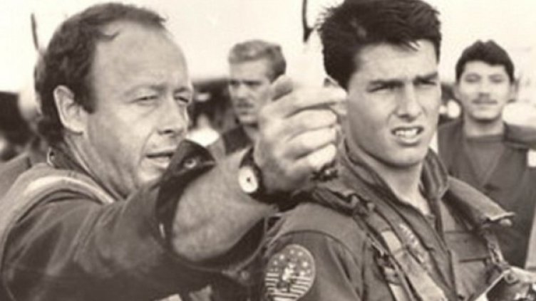 Том Круз и Тони Скот (вляво) по време на снимките на "Топ Гън".  Снимка: Faceboоk