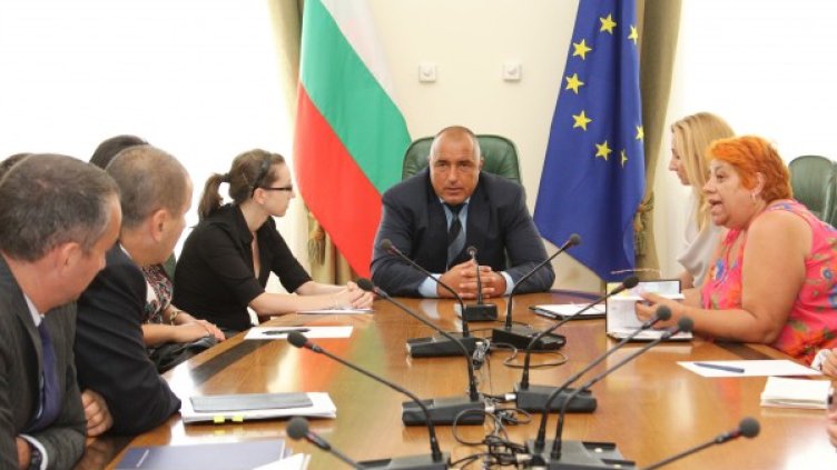 Бойко Борисов на среща с близките на моряците. Снимка: ГИС