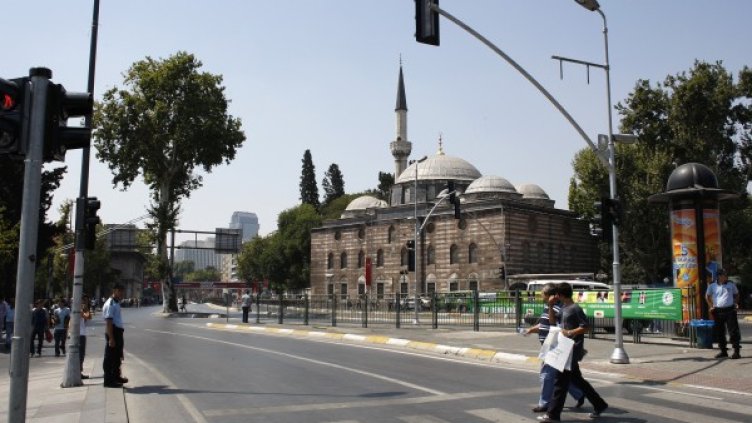 След като са пили, туркини се забраждат, за да не ги спират пътнит полицаи. Снимка: архив, Reuters