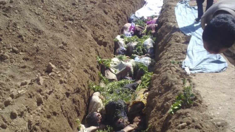 Нови 14 тела са открити в селището Дарая край Дамаск. Снимка: Reuters