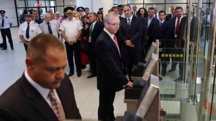 От днес работят елекронните гишета за граничен контрол. Снимка: БТА