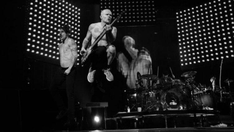 За "Чушките" думата мързел на сцената е непозната. Снимка: Орфей Мюзик