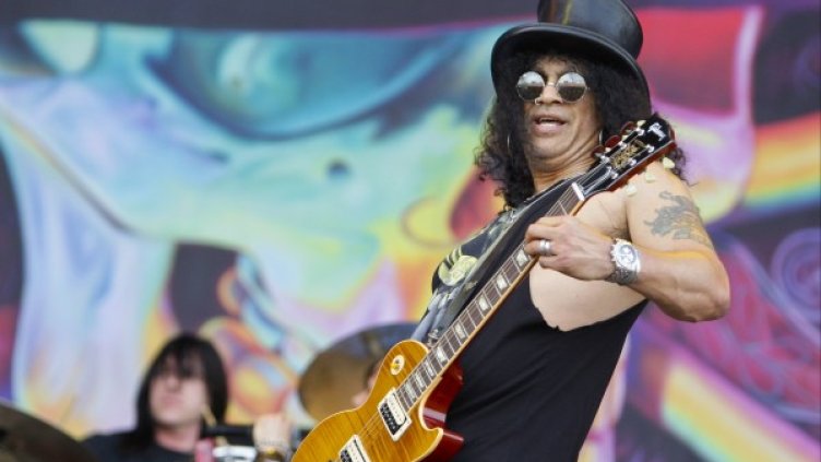 И майката на Слаш е имала романс с Бауи. Снимка: Reuters