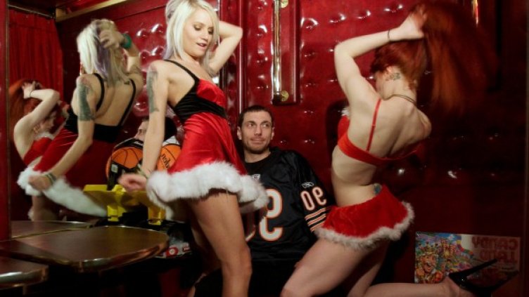 Работата в клубовете може да се окаже изгодна. Снимка: Reuters