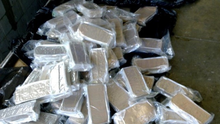 Наркотикът бил скрит в резервоара на микробуса. Снимка: Агенция "Митници"