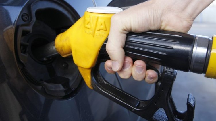 Горивата продължават да поскъпват. Снимка: Reuters