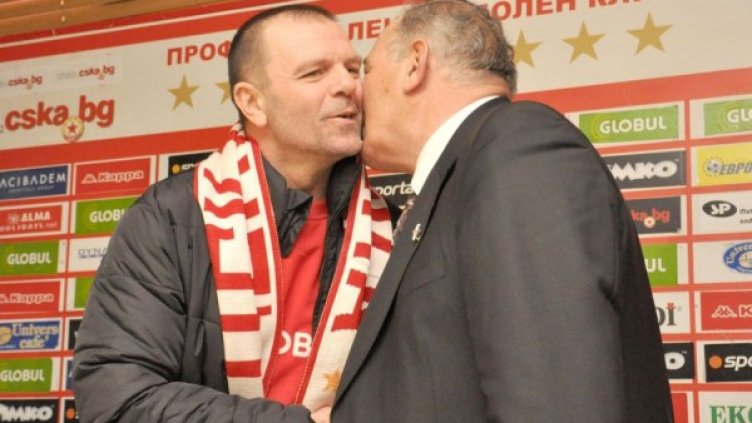 Чичо Митко няма да подлива вода на Стойчо. Снимка: Булфото