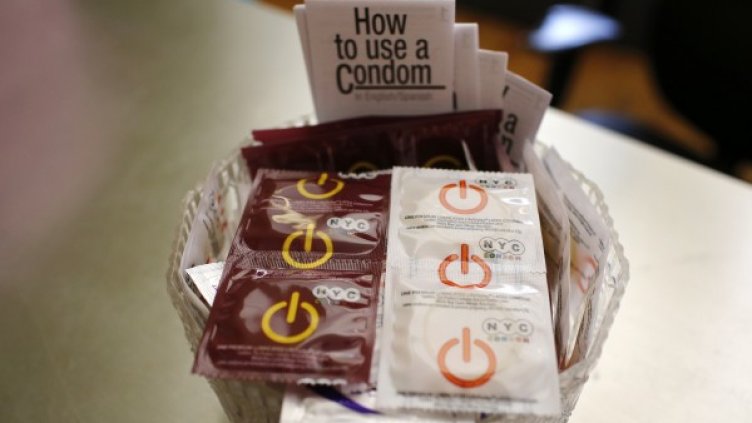 Изобретиха отваряща се с една ръка опаковка с презерватив. Снимка: архив, Reuters